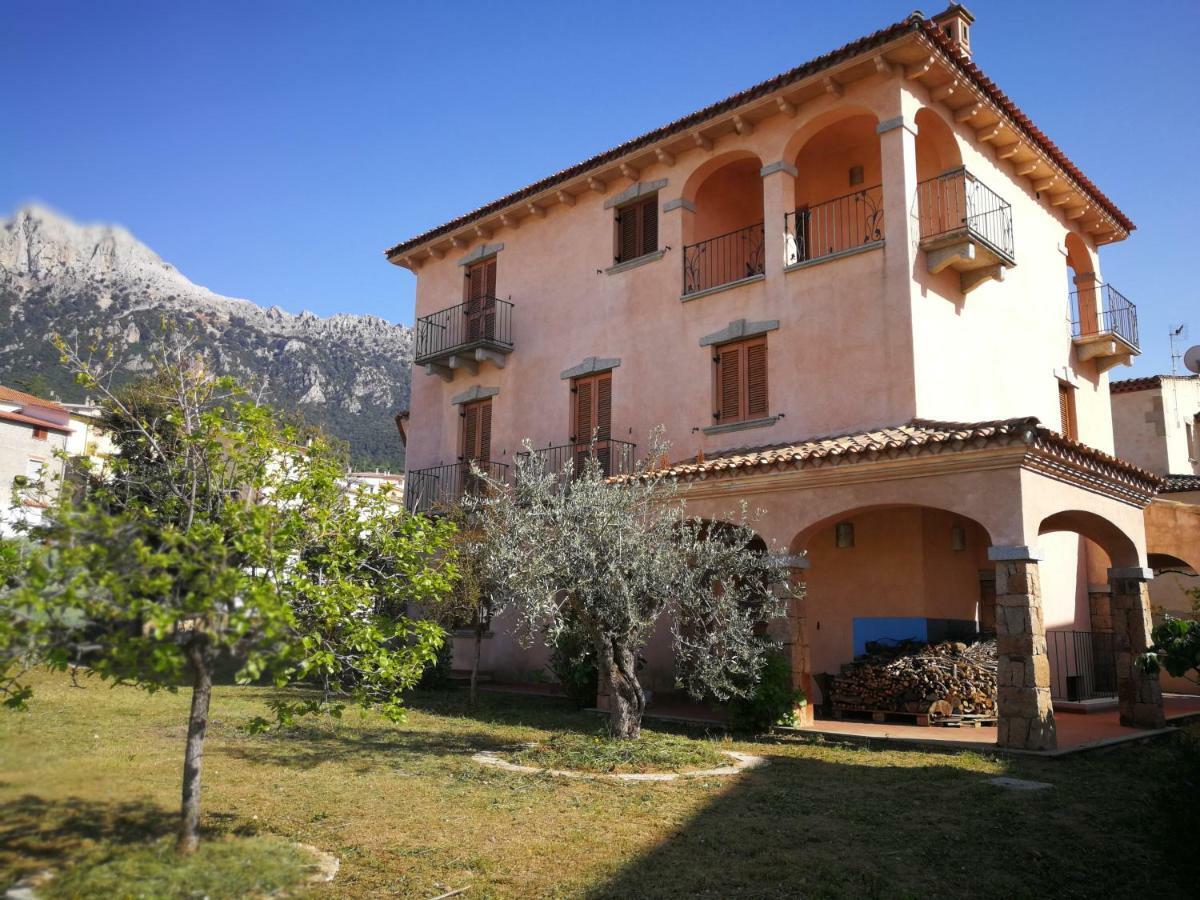 Villa Corrasi Oliena Luxury Extérieur photo